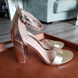 Shiny gold metallic block heels, size 6